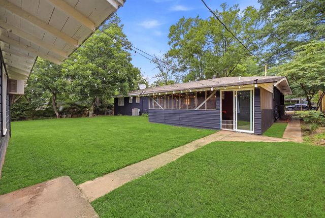 210 E Center St, White Oak, TX 75693
