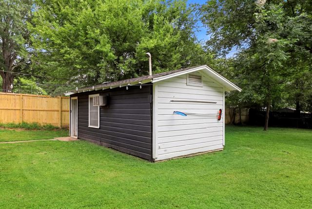 210 E Center St, White Oak, TX 75693