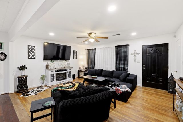 210 E Center St, White Oak, TX 75693