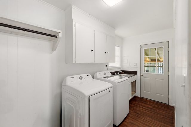 210 E Center St, White Oak, TX 75693