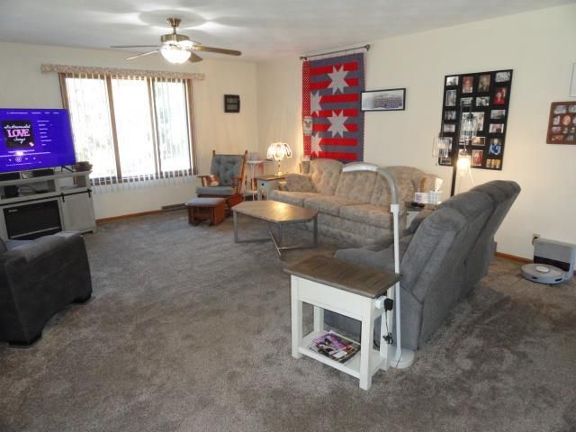 4025 Mackinac Dr, Janesville, WI 53546