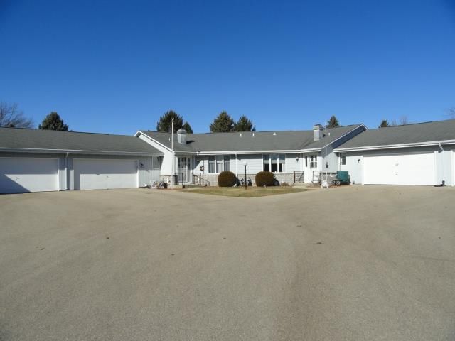 4025 Mackinac Dr, Janesville, WI 53546