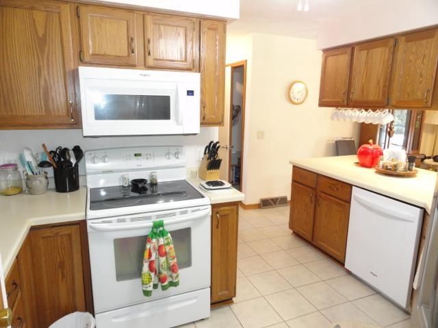 4025 Mackinac Dr, Janesville, WI 53546