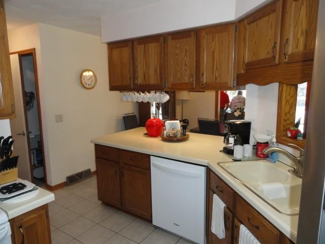 4025 Mackinac Dr, Janesville, WI 53546