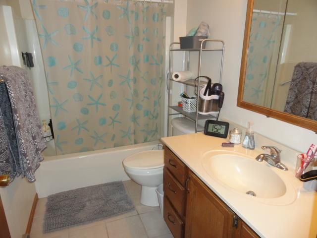 4025 Mackinac Dr, Janesville, WI 53546