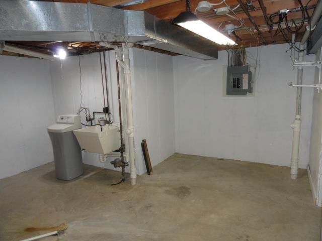 4025 Mackinac Dr, Janesville, WI 53546