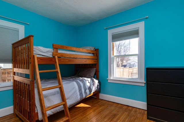 4323 4th Avenue S, Minneapolis, MN 55409