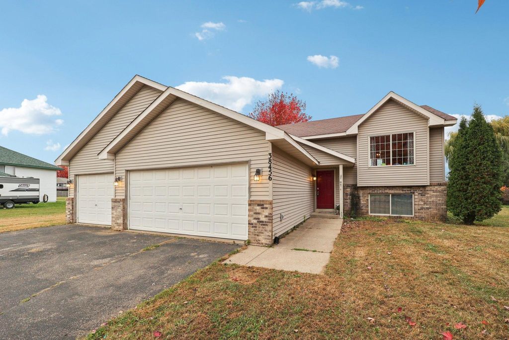 38456 Coventry Drive, North Branch, MN 55056