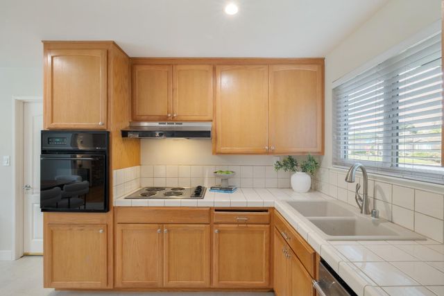 579 Arran Court, Sunnyvale, CA 94087