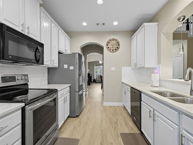 1917 Belmont Park Drive, Denton, TX 76210