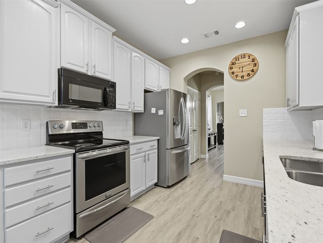 1917 Belmont Park Drive, Denton, TX 76210