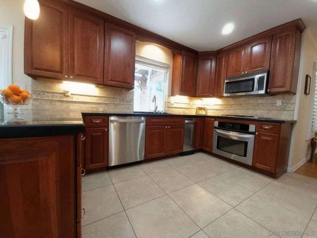 663 Hillhaven Dr, San Marcos, CA 92078