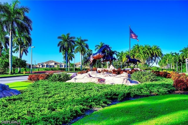 8681 Mustang DR, Naples, FL 34113