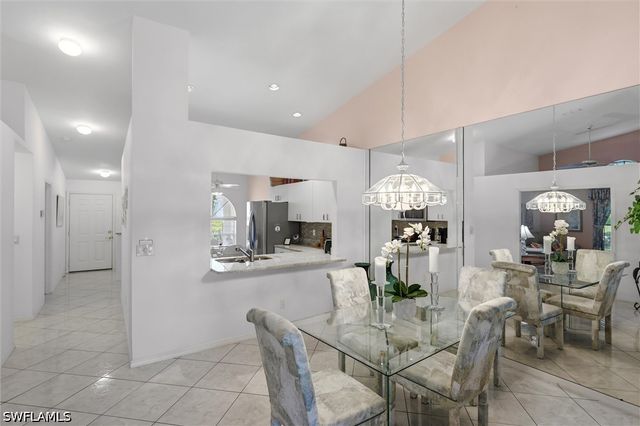 8681 Mustang DR, Naples, FL 34113