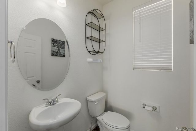 4577 N Quatar Court, Aurora, CO 80019