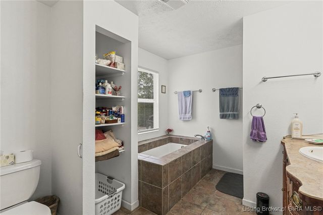 9609 Wolf Creek Road, Lexington, IN 47138