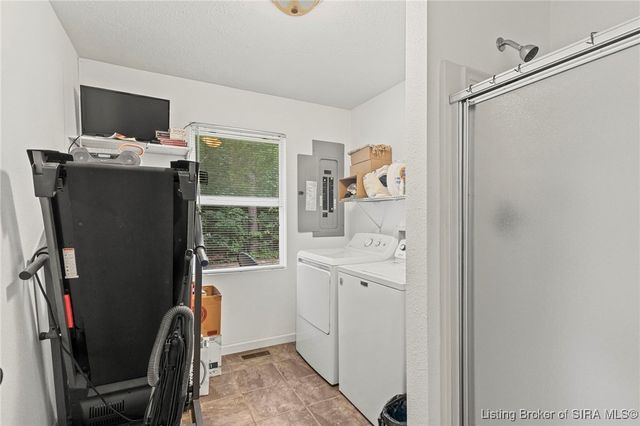 9609 Wolf Creek Road, Lexington, IN 47138