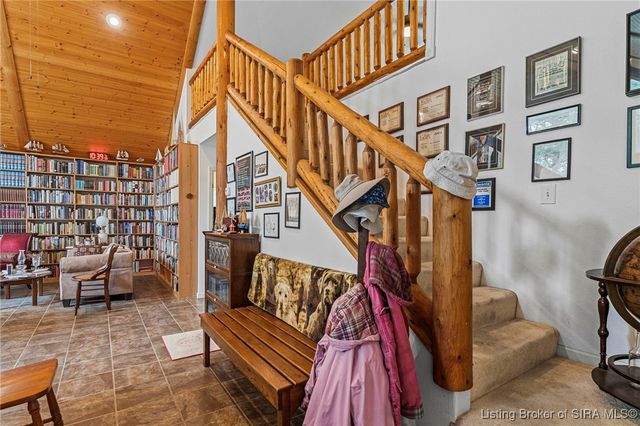 9609 Wolf Creek Road, Lexington, IN 47138