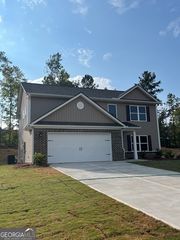 441 Riley Circle NW, Milledgeville, GA 31061