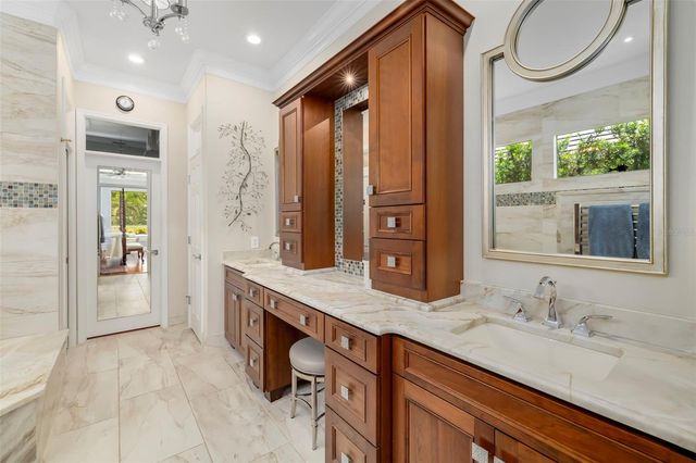 7215 CHATSWORTH COURT, Bradenton, FL 34201