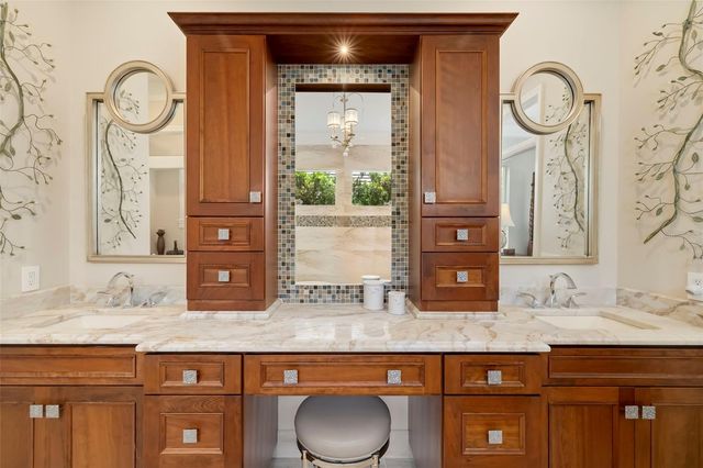 7215 CHATSWORTH COURT, Bradenton, FL 34201