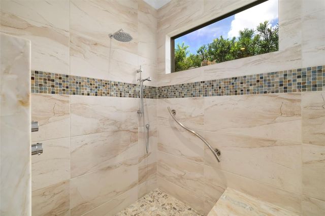7215 CHATSWORTH COURT, Bradenton, FL 34201