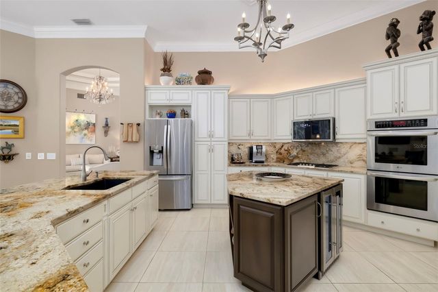 7215 CHATSWORTH COURT, Bradenton, FL 34201