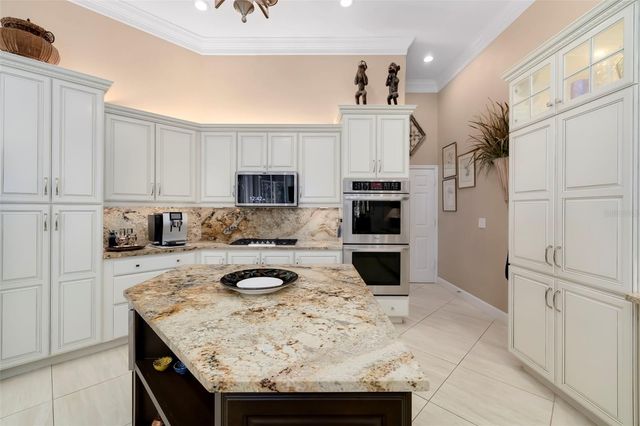 7215 CHATSWORTH COURT, Bradenton, FL 34201