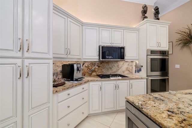 7215 CHATSWORTH COURT, Bradenton, FL 34201