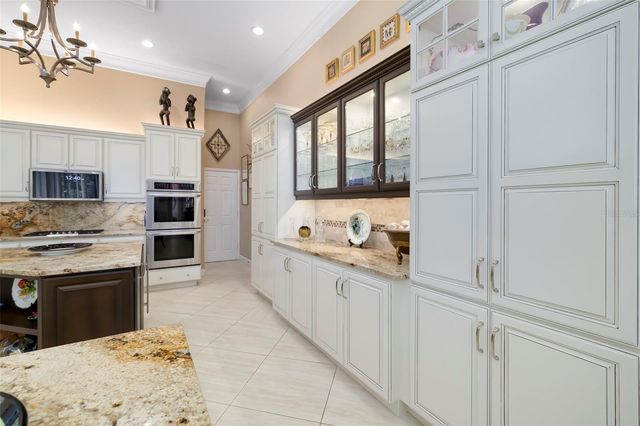7215 CHATSWORTH COURT, Bradenton, FL 34201