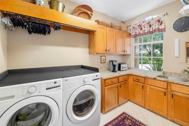 7215 CHATSWORTH COURT, Bradenton, FL 34201