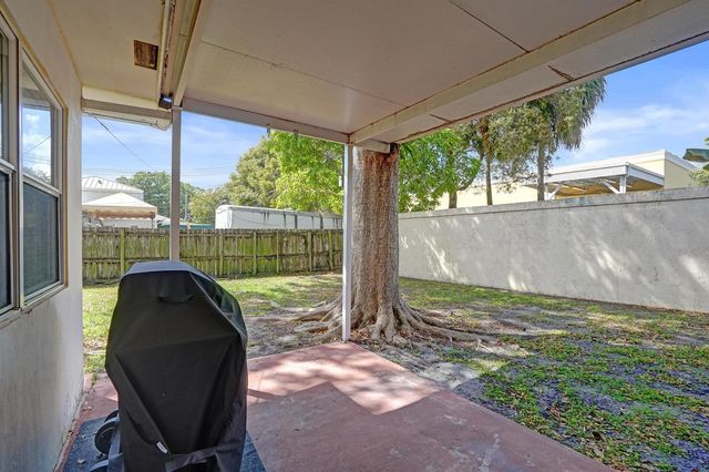 2461 NE 20th Avenue, Lighthouse Point, FL 33064