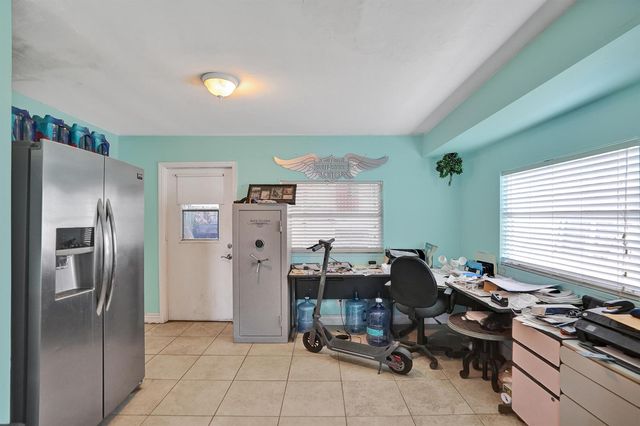 2461 NE 20th Avenue, Lighthouse Point, FL 33064