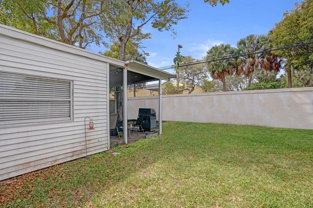 2461 NE 20th Avenue, Lighthouse Point, FL 33064
