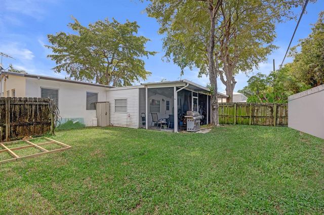 2461 NE 20th Avenue, Lighthouse Point, FL 33064