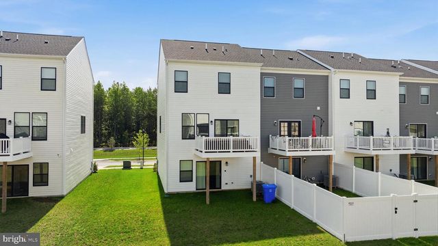 369 SOFT RUSH LN, La Plata, MD 20646