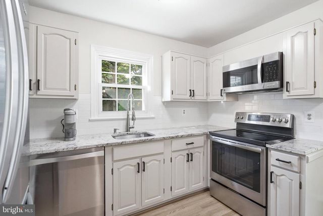 6322 GLENBARD RD, Burke, VA 22015
