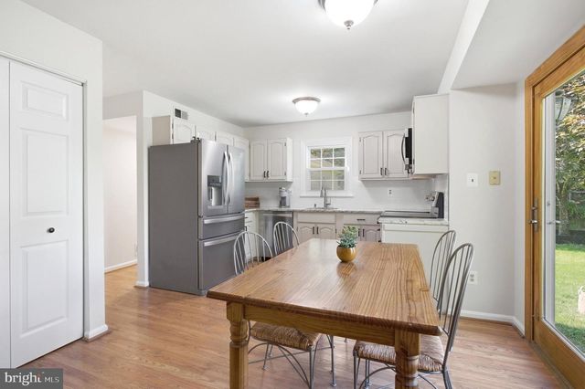 6322 GLENBARD RD, Burke, VA 22015