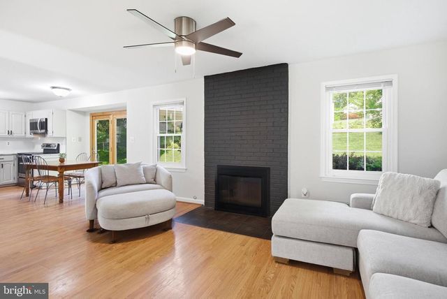 6322 GLENBARD RD, Burke, VA 22015