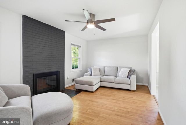 6322 GLENBARD RD, Burke, VA 22015