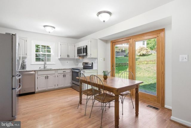 6322 GLENBARD RD, Burke, VA 22015