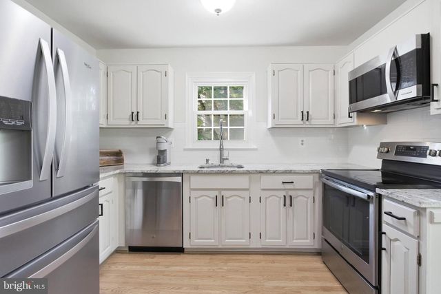 6322 GLENBARD RD, Burke, VA 22015