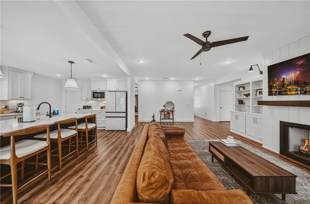 11 Kirkliston Lane, Bella Vista, AR 72715