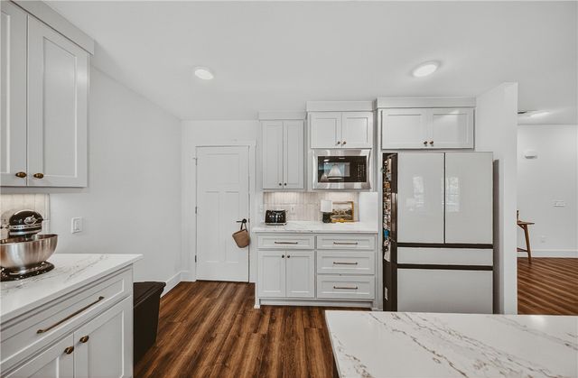 11 Kirkliston Lane, Bella Vista, AR 72715