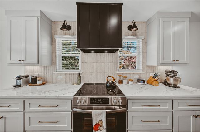 11 Kirkliston Lane, Bella Vista, AR 72715