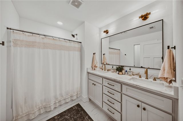 11 Kirkliston Lane, Bella Vista, AR 72715