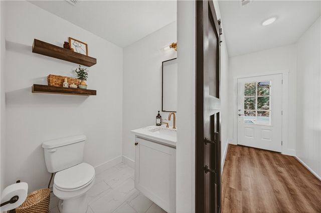 11 Kirkliston Lane, Bella Vista, AR 72715