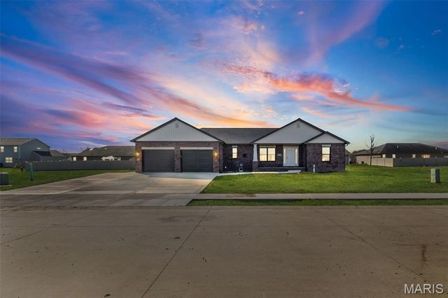 1009 Pennsylvania Avenue, New Baden, IL 62265