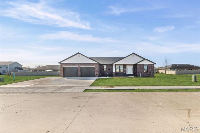 1009 Pennsylvania Avenue, New Baden, IL 62265