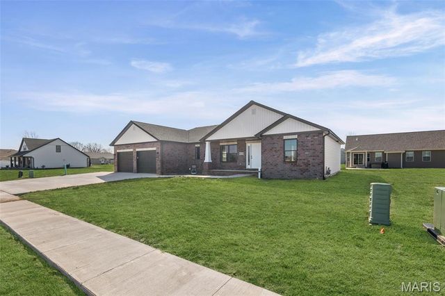 1009 Pennsylvania Avenue, New Baden, IL 62265